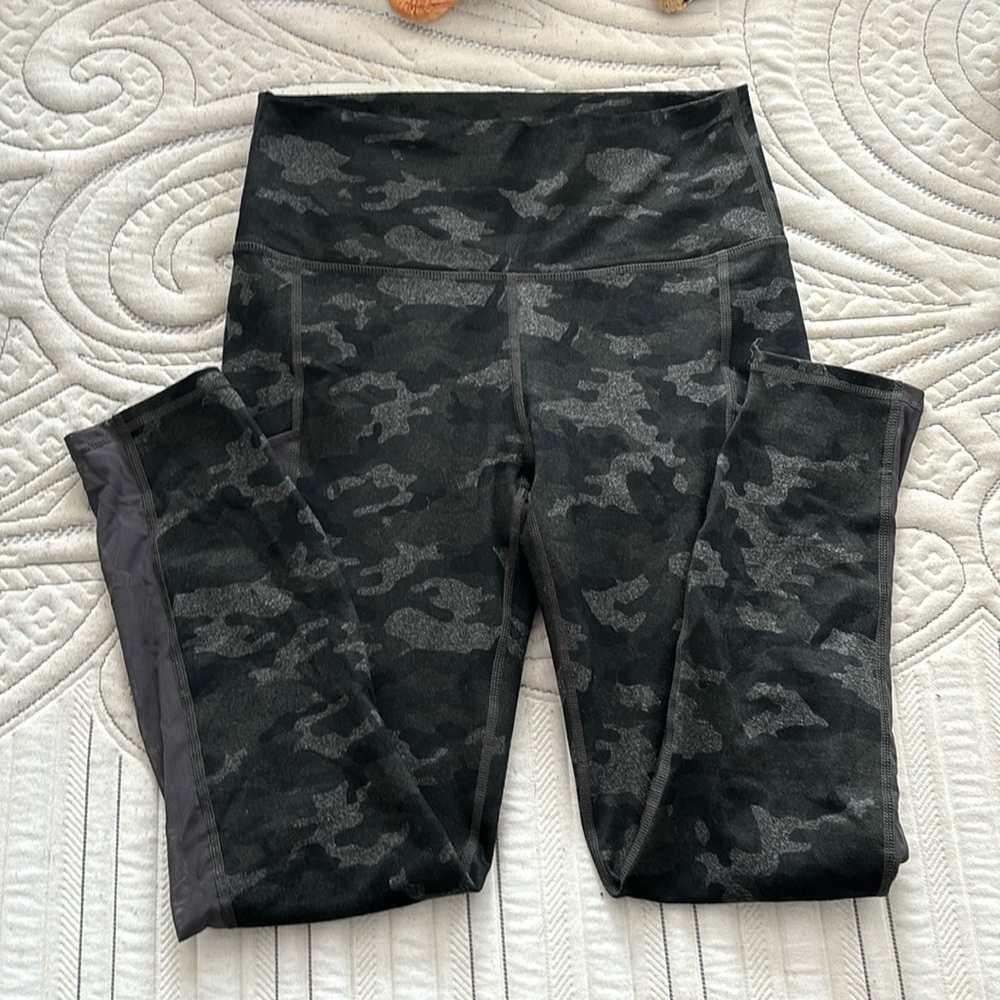 Camo cropped leggings